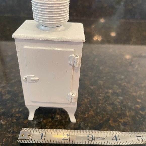 Dollhouse Metal Antique Monitor Top Refrigerator - with removable door and racks - Picture 10 of 11